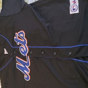 Offical Black New York Mets alternate jersey.